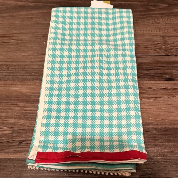 JINGLES & JOY. Set of 2 Kitchen Hand Towels Holiday Penguin - Picture 2 of 3